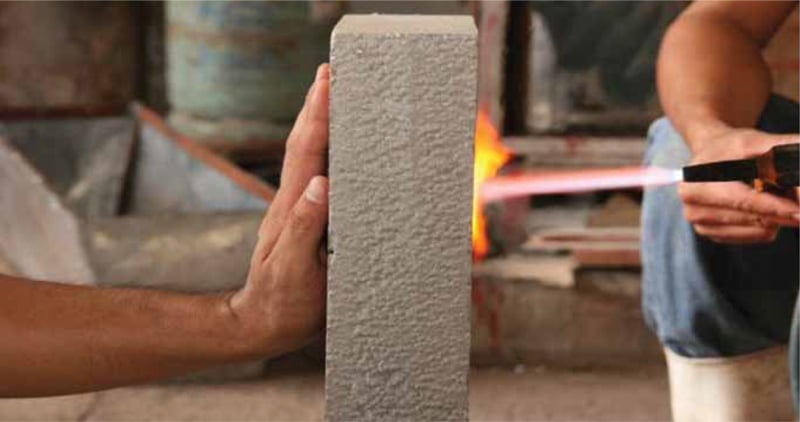 High thermal resistance screed